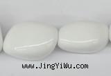 CNG72 15.5 inches 10*16mm - 25*35mm nuggets white agate beads